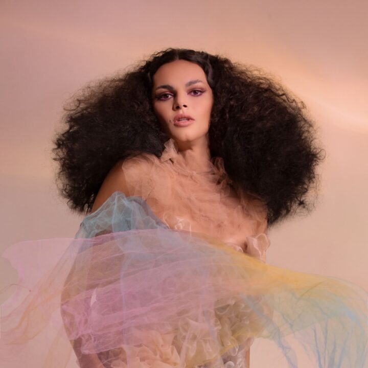 Cantora Assucena estreia show do álbum “Lusco-Fusco” em Salvador; saiba mais