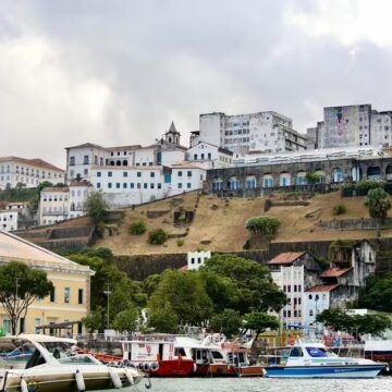 Chuva, baixa umidade e ventos fortes marcam previsão do tempo na Bahia neste fim de semana