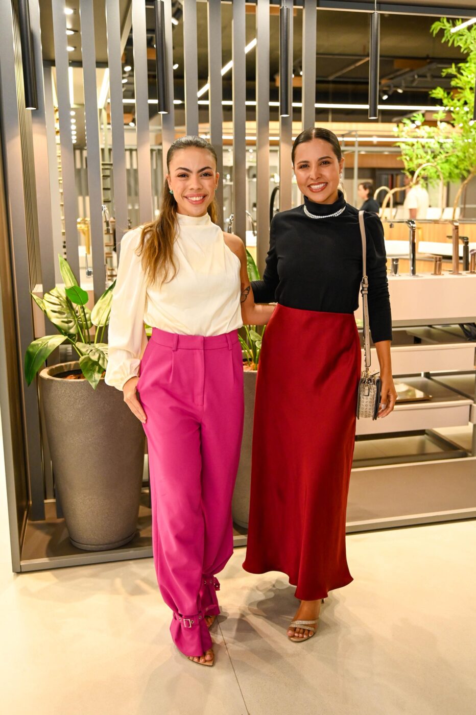 Nanda Miguel e Adrielle Rosa