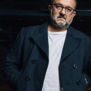 Cineasta Bernard Attal estreia na literatura com lançamento de livro em Salvador