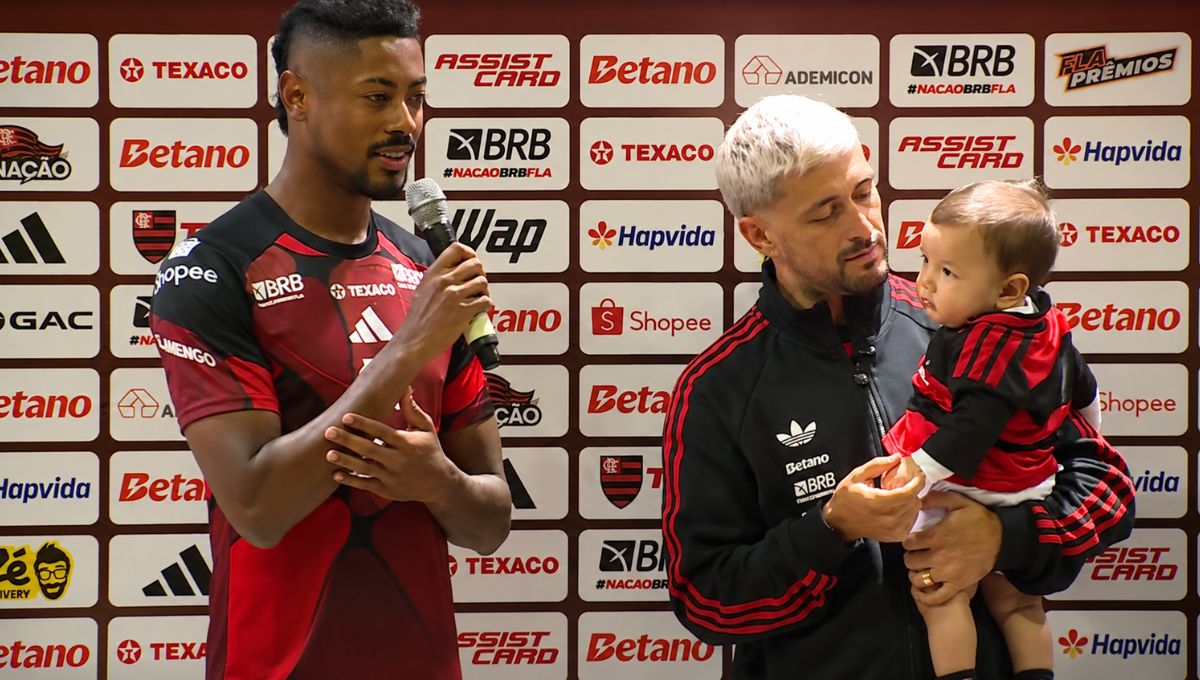 Flamengo anuncia bustos para Arrascaeta e Bruno Henrique e confirma data de inauguração
