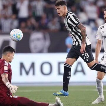 Botafogo aproveita falha do Santos no último lance e vence pelo Brasileirão; veja melhores momentos