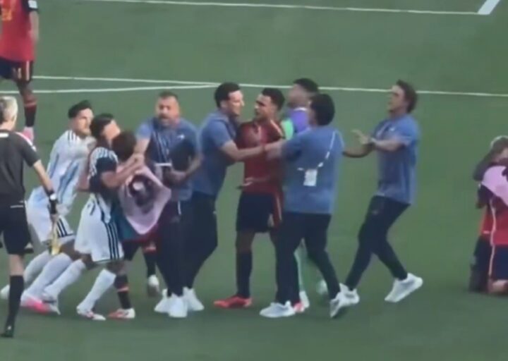 Vídeo mostra briga generaliza entre Espanha e Argentina após final da Copa; assista
