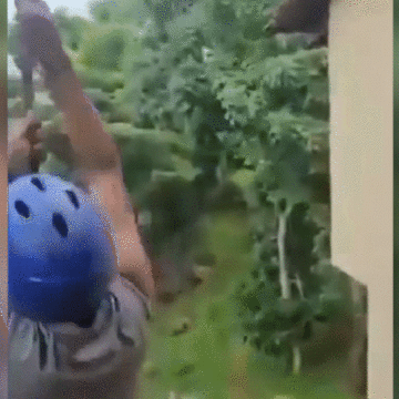 Vídeo mostra momento em que turista despenca de tirolesa após equipamento romper; assista