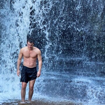 Caio Manhente faz trilhas na Chapada Diamantina e brinca: ‘Tô vivo inacreditavelmente’