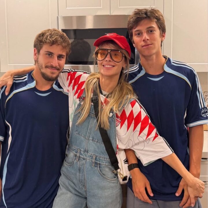 Carolina Dieckmann reúne os filhos Davi e José em viagem aos EUA: “Miami de afeto”