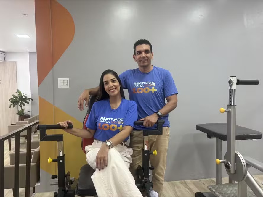 Casal na Bahia troca festa de casamento por academia para idosos e cria rede que fatura R$ 2 milhões