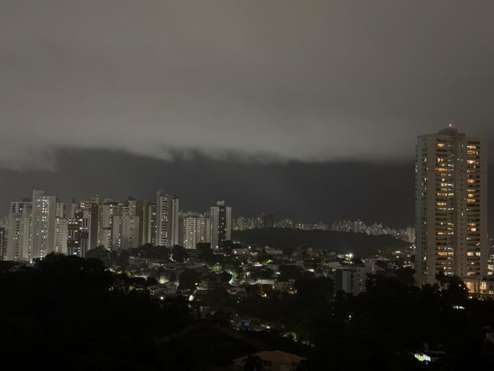 Salvador registra noite chuvosa nesta terça-feira