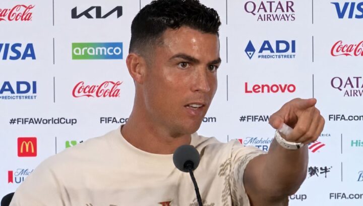Em coletiva, CR7 provoca jornalista brasileiro: “Desafio a fazer uma pergunta boa, já que não gosta de mim”