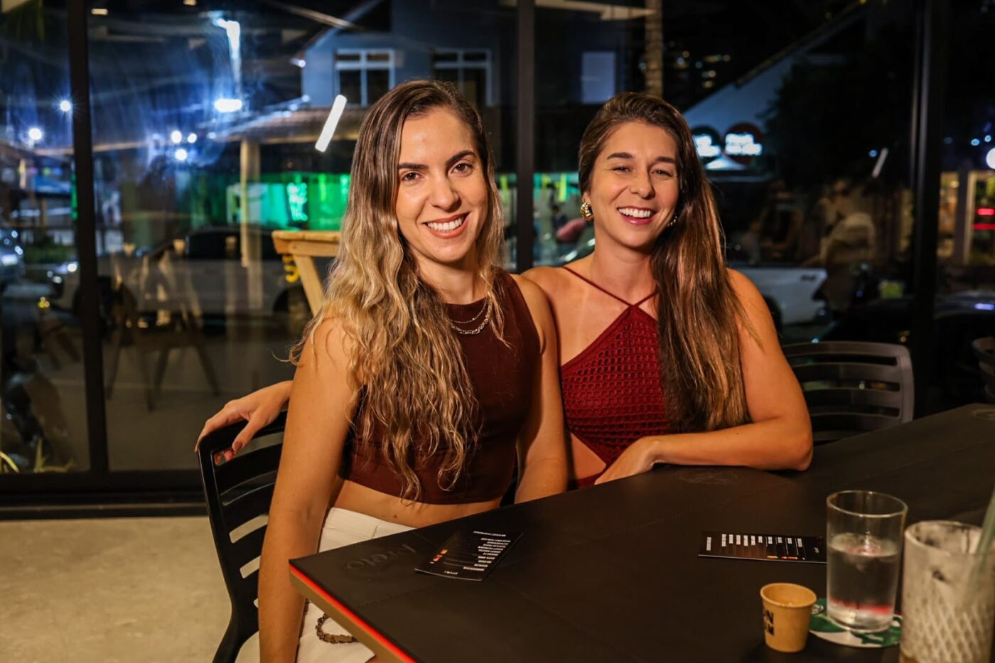Leilane Sapucaia e Thaís Burgos