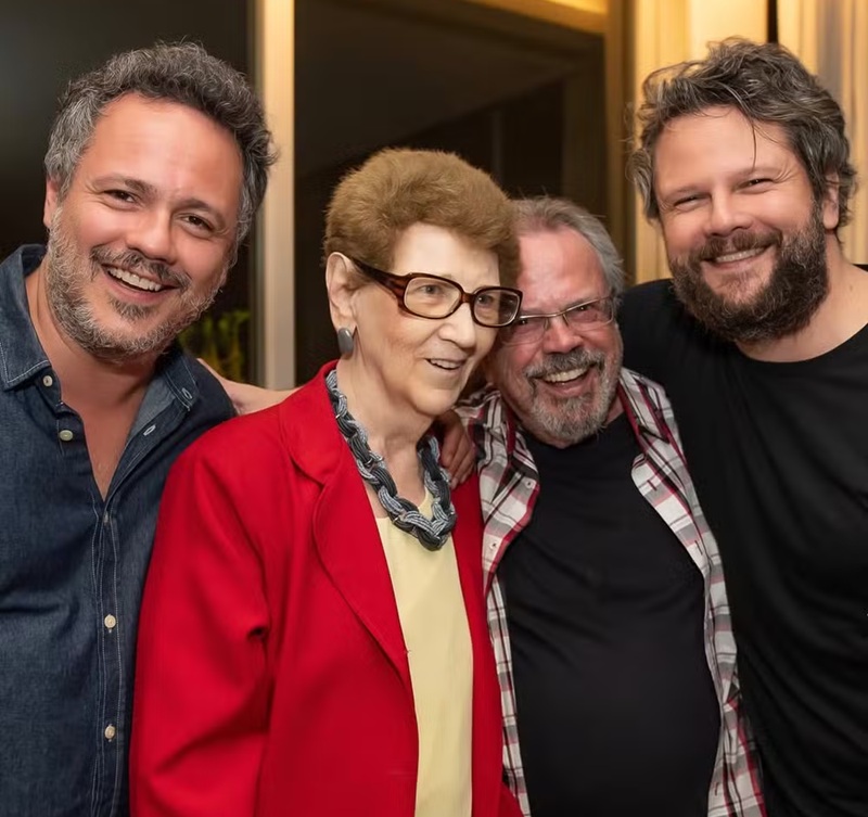 Pai de Selton e Danton Mello morre aos 84 anos; irmãos fazem homenagem emocionante