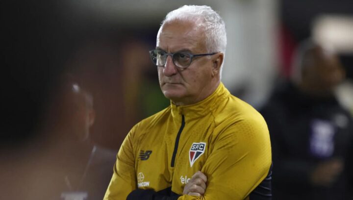 Dorival lamenta apagão “inexplicável” do São Paulo e diz que soluções estão no elenco