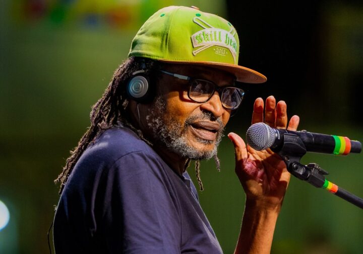 Aos 71 anos, Edson Gomes passa mal antes de show e é substituído pelo filho no Ceará