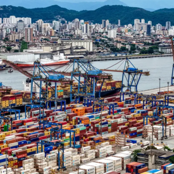 Governo anuncia programa de socorro às empresas afetadas por nova tarifa dos EUA, com R$ 18,5 bilhões em linhas de crédito