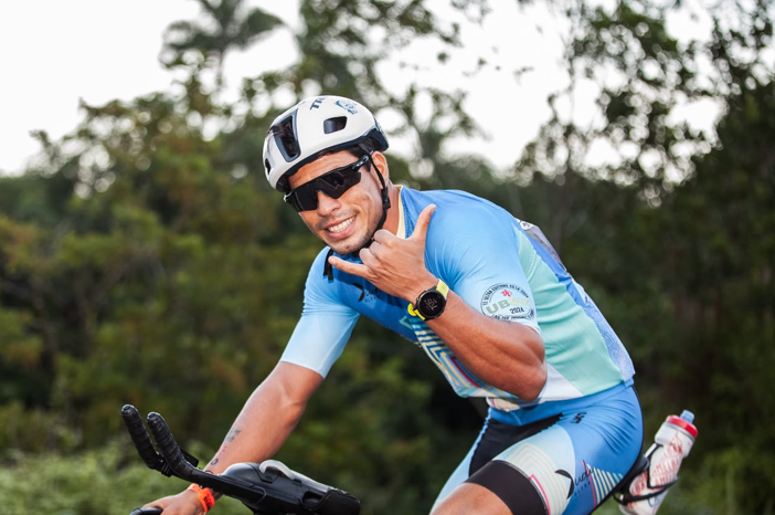 Coach Eduardo Filho comanda ‘Treinão’ focado em saúde e bem-estar no Outlet Premium Salvador
