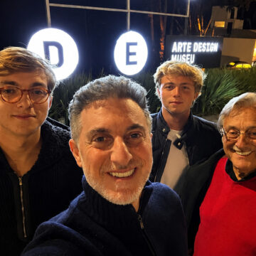 Luciano Huck visita museu de carros históricos com os filhos Benício e Joaquim e se encanta: “Uma joia rara”