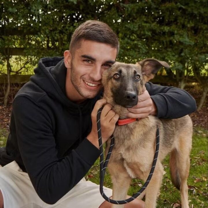 Herói do título da Espanha, Ferran Torres também se destaca por apoio à causa animal