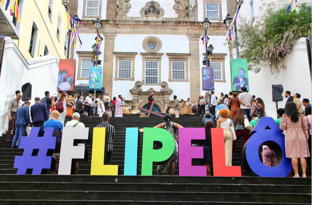 Gregório Duvivier, Chico Chico e Carla Madeira estão entre os destaques da Flipelô 2026; confira a programação