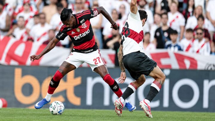Flamengo x River Plate tem virada relâmpago e empate em Portugal; veja melhores momentos