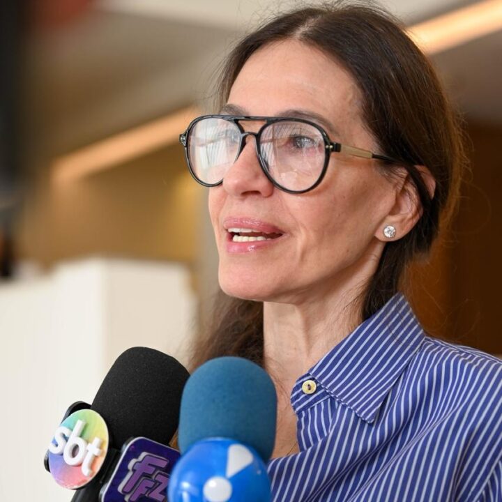 Flora Gil fala sobre saudade de Preta Gil em missa de um ano da morte: “Faz muita falta”