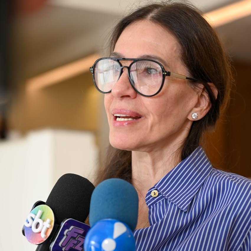 Flora Gil fala sobre saudade de Preta Gil em missa de um ano da morte: “Faz muita falta”