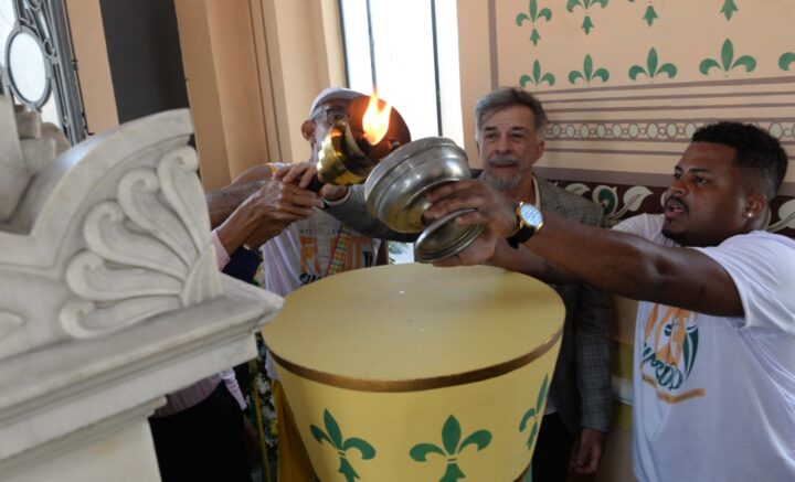 Fogo Simbólico chega ao Panteão de Pirajá e abre celebrações do 2 de Julho em Salvador
