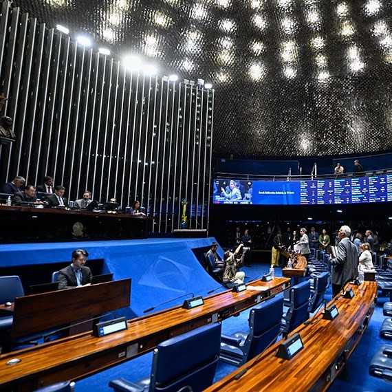 Spray de pimenta para mulheres é aprovado no Senado; veja as regras para comprar o item
