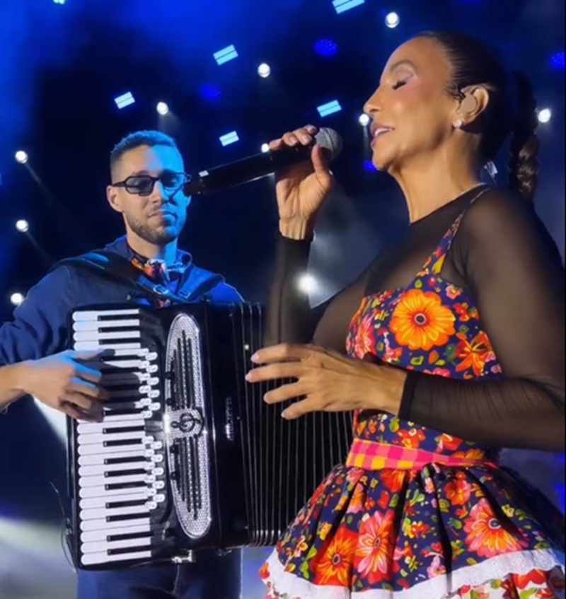 Ao som da sanfona, Ivete surpreende com versão emocionante de hit no Pedrão de Eunápolis