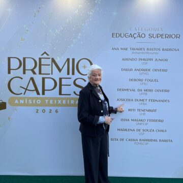 Aos 82 anos, professora da UFBA faz história como primeira enfermeira a receber o Prêmio Anísio Teixeira da Capes