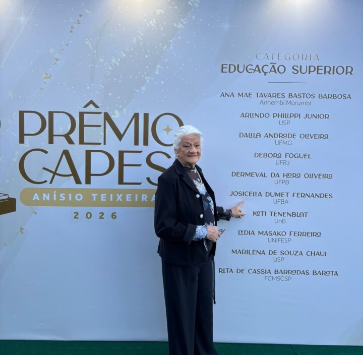 Aos 82 anos, professora da UFBA faz história como primeira enfermeira a receber o Prêmio Anísio Teixeira da Capes
