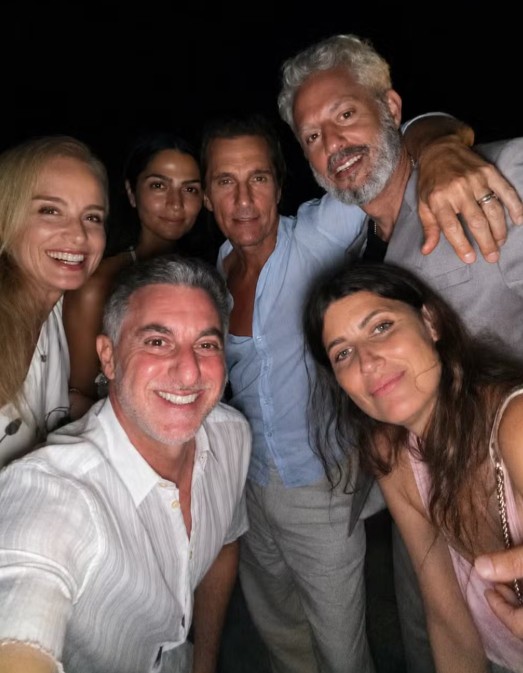Luciano Huck e Angélica aproveitam férias na Grécia ao lado de estrelas americanas