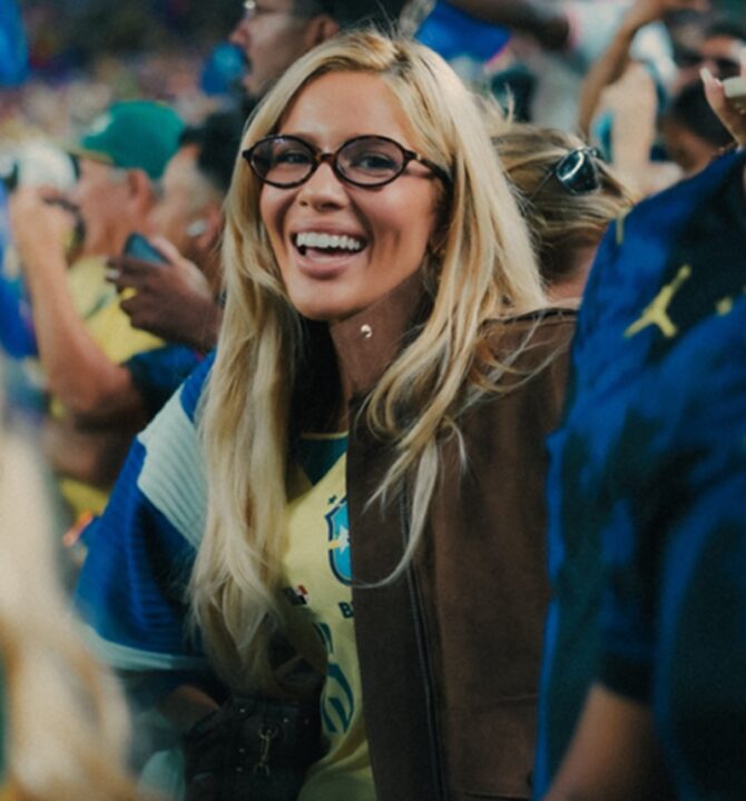 Karoline Lima abre álbum na Copa do Mundo e posa ao lado de ‘selesposas’ nos Estados Unidos