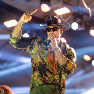 Arraiá em Luís Eduardo Magalhães reúne mais de 70 mil pessoas para show de Léo Santana