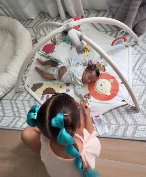 Lore Improta se derrete ao mostrar Liz brincando com o irmão caçula: “Amo vocês”