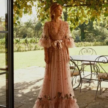 Marina Ruy Barbosa aposta em vestido romântico para casamento na França; veja detalhes