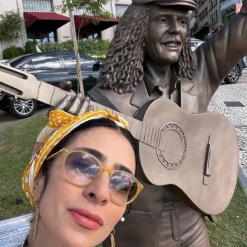 Marisa Monte homenageia Moraes Moreira no dia em que ele completaria 79 anos