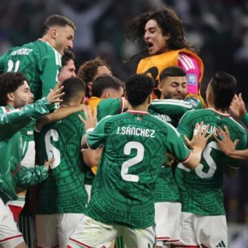 México vence Equador, vai às oitavas e quebra jejum de 40 anos na Copa