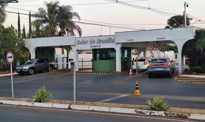 Moraes nega pedido para Javier Milei visitar Bolsonaro em prisão domiciliar
