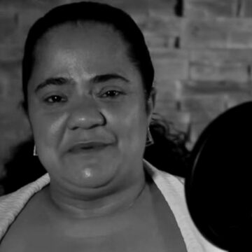 Morre Débora Cruz, cantora e sobrinha de Arlindo Cruz, aos 45 anos