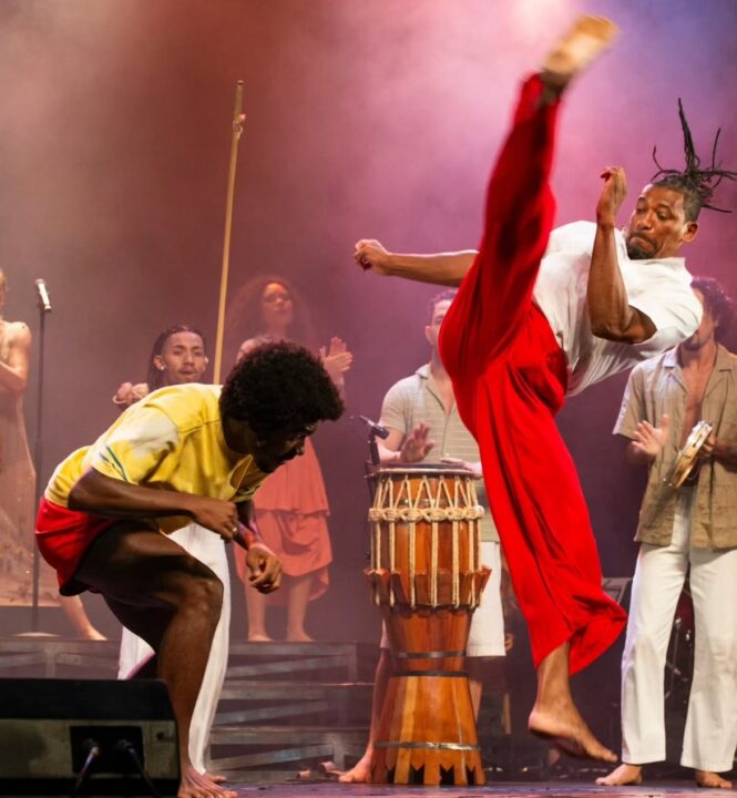 Com direção musical de Bem Gil, musical Domingo no Parque chega a Salvador