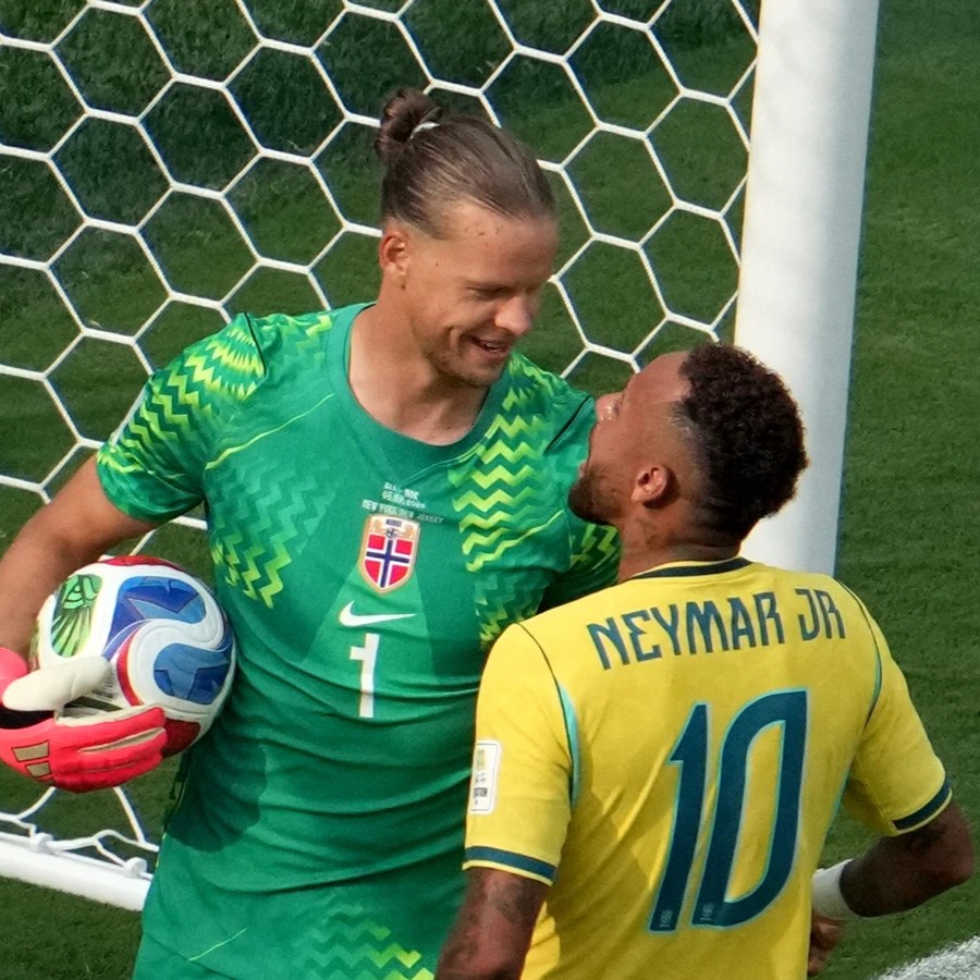 Goleiro norueguês fala de briga com Neymar: ‘Queria entrar na cabeça dele’