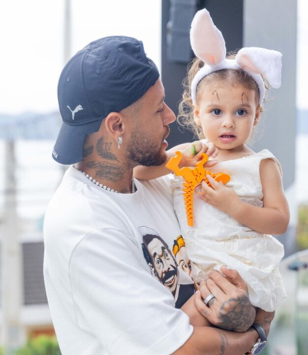 Após polêmica, Neymar faz homenagem de aniversário para Helena: ‘Papai te ama demais’