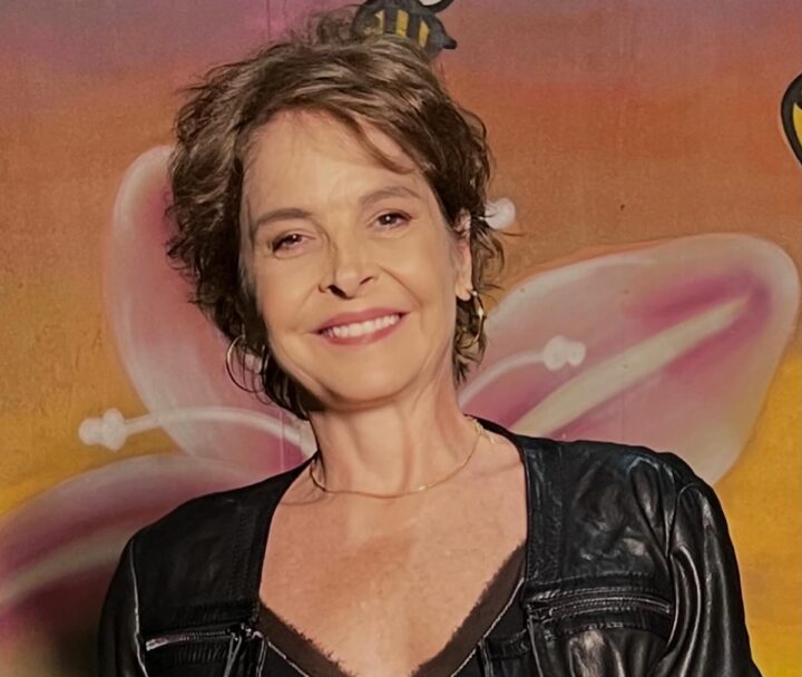 Drica Moraes transforma apartamento em refúgio cheio de arte e peças de antiquário; veja detalhes