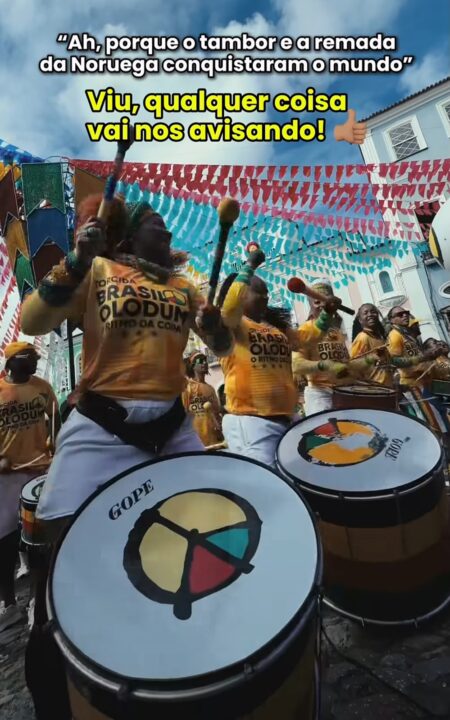 Olodum brinca com “remada viking” antes de duelo entre Brasil e Noruega na Copa do Mundo