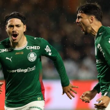 Palmeiras vence o Coritiba por 3 a 1 e mantém folga na liderança do Brasileirão