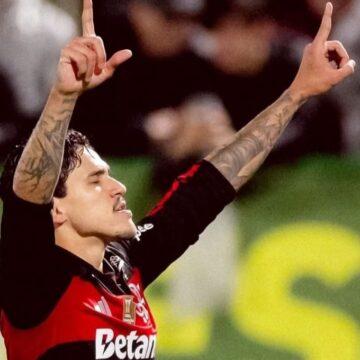 Flamengo goleia a Chapecoense por 4 a 0 com dois gols de Pedro no Brasileirão