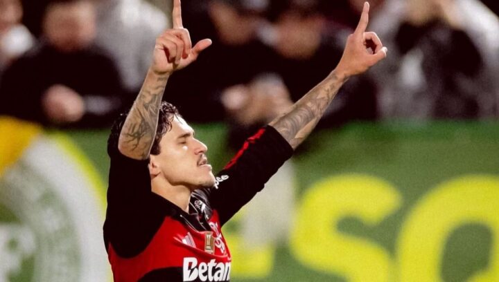 Flamengo goleia a Chapecoense por 4 a 0 com dois gols de Pedro pelo Brasileirão 2026