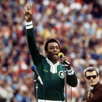 Como o “love, love, love” de Pelé virou um ícone pop e inspirou Caetano Veloso