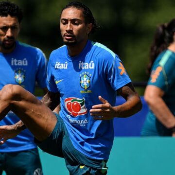 Raphinha volta ao grupo da Seleção em treino antes de Brasil x Noruega