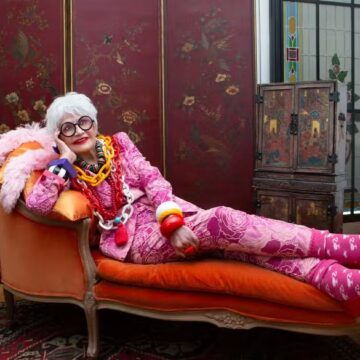 Aos 93 anos, Rosamaria Murtinho traz espetáculo inspirado em Iris Apfel para Salvador